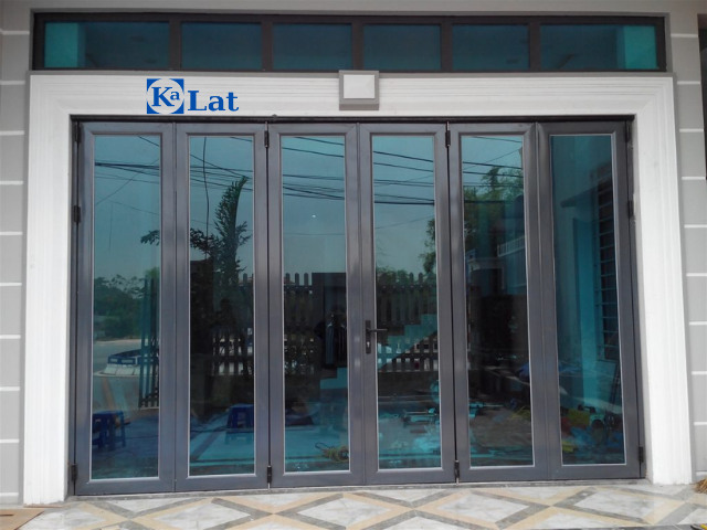 Cửa nhôm kính là gì? Cấu tạo, phân loại và kinh nghiệm chọn cửa phù hợp 2 Cửa nhôm kính là gì