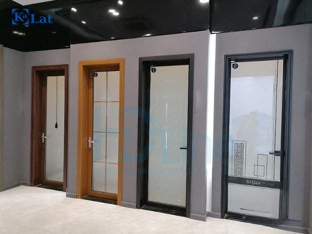 50+ Mẫu cửa nhôm kính đẹp hiện đại, sang trọng xu hướng 2026 11 Các mẫu cửa nhôm kính cho phòng ngủ
