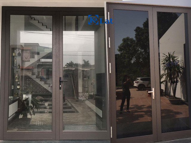 50+ Mẫu cửa nhôm kính đẹp hiện đại, sang trọng xu hướng 2026 4 mẫu cửa nhôm kính đẹp