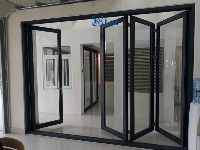 50+ Mẫu cửa nhôm kính đẹp hiện đại, sang trọng xu hướng 2026 7 Mẫu cửa nhôm kính xếp trượt đẹp