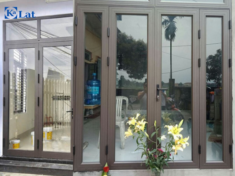 Cửa nhôm Xingfa hệ chấn song vát cạnh 55