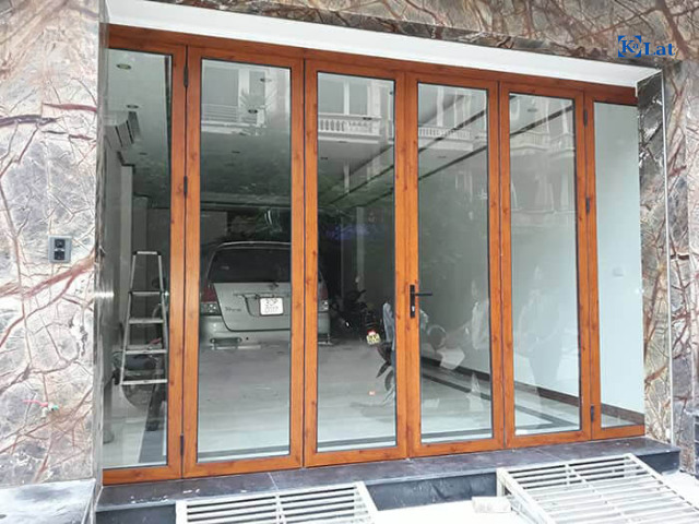 Cửa nhôm giả gỗ bền không? Có nên dùng thay cửa gỗ? 10 Chọn màu vân gỗ phù hợp nội thất