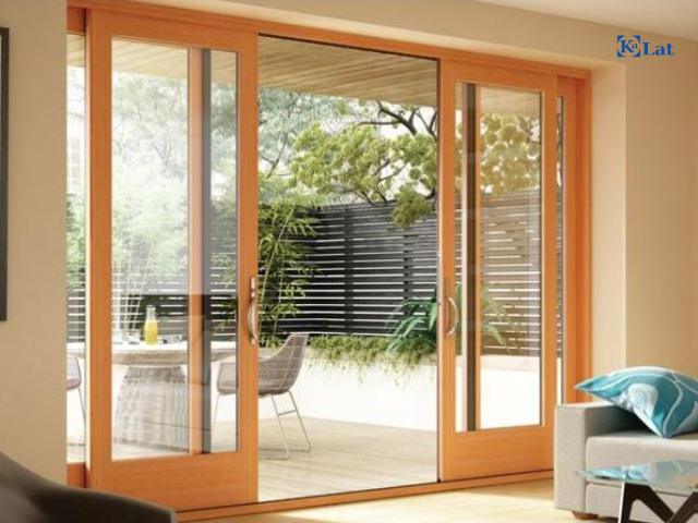 Cửa nhôm giả gỗ bền không? Có nên dùng thay cửa gỗ? 5 Cửa nhôm giả gỗ có bền không
