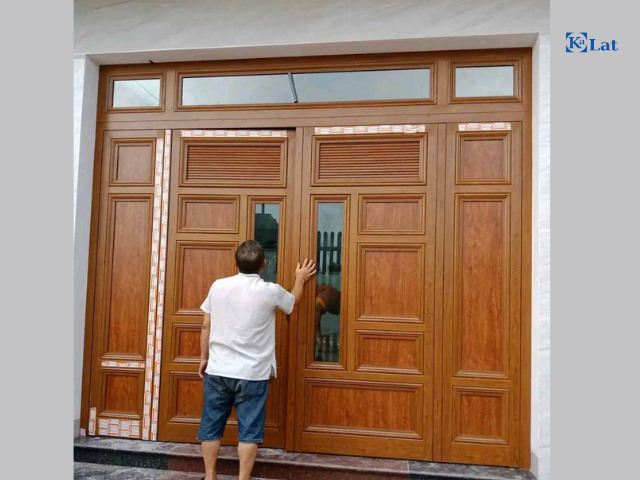 Cửa nhôm giả gỗ bền không? Có nên dùng thay cửa gỗ? 7 Có nên dùng cửa nhôm giả gỗ ngoài trời