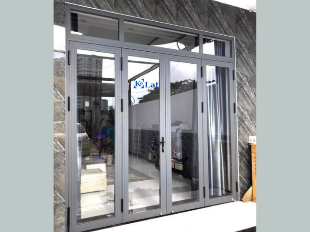 99+ Mẫu Cửa Nhôm Xingfa 4 Cánh Đẹp, Hiện Đại Được Ưa Chuộng 2026 13 Mẫu cửa nhôm Xingfa 4 cánh màu đen đẹp