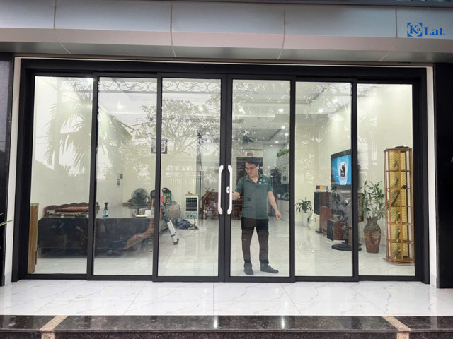 Mẫu cửa trượt quay 4 cánh
