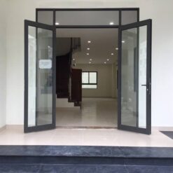 Cửa đi mở quay 2 cánh nhôm Kalat màu ghi