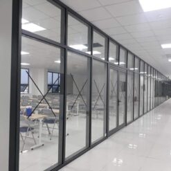 Vách ngăn nhôm kính lắp ghép cho văn phòng 13 Vách ngăn nhôm kính cho hội trường và phòng đào tạo