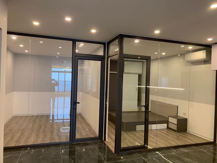 Vách ngăn nhôm kính lắp ghép cho văn phòng 20 Vách ngăn nhôm kính lắp ghép cho văn phòng