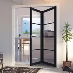 Cửa thông phòng dạng xếp trượt 2 cánh tạo sự thuận tiện