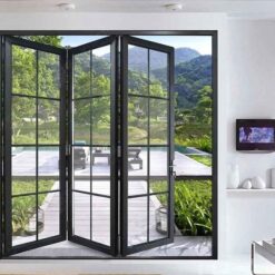 Cửa nhôm xếp trượt 3 cánh Kalat mở ra sân vườn