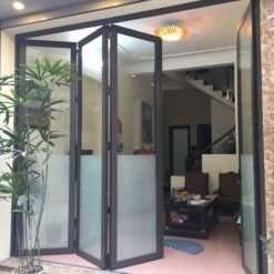 Cửa nhôm xếp trượt 4 cánh Kalat, kính dán an toàn 6.38mm 9 Cửa đi xếp trượt 4 cánh nhôm Kalat cho nhà phố