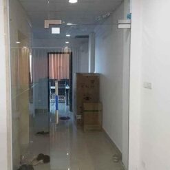 Cửa kính thủy lực Xingfa 1 cánh, kính cường lực 10mm 10 Cửa kính thủy lực 1 cánh lắp đặt tại Hà Nội
