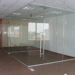 Vách kính thủy lực Xingfa cho văn phòng