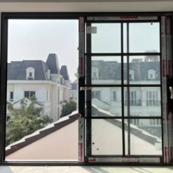 Cửa sổ lùa Việt Pháp 2 cánh kính dán an toàn