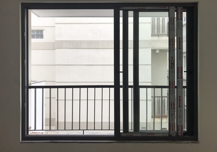 Cửa sổ lùa Xingfa 3 cánh, kính dán an toàn 6.38mm 18 Cửa sổ lùa Xingfa 3 cánh lắp khu vực ban công